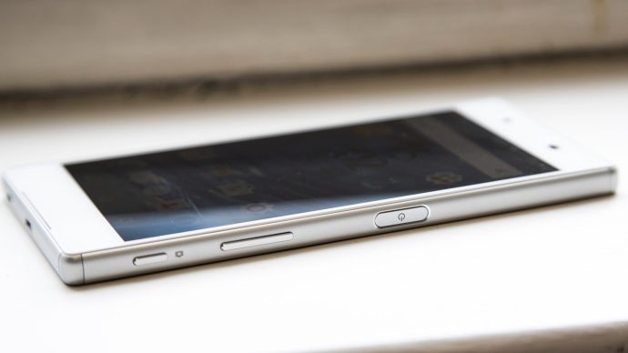אייפון 6s מול Sony Xperia Z5: עיצוב 2